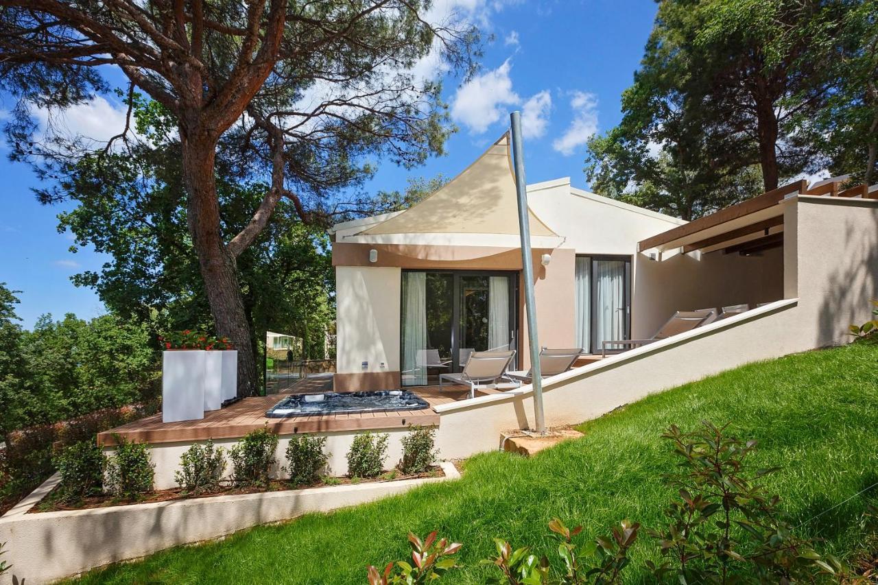 Premium Villa,746164067:JPEG